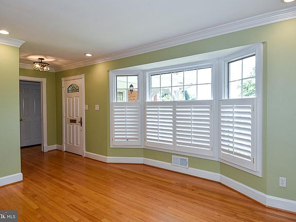 2nd image of 7201 Burtonwood Dr