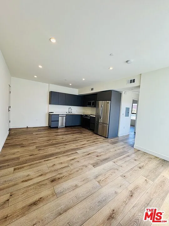 919 S Harvard Blvd #205
