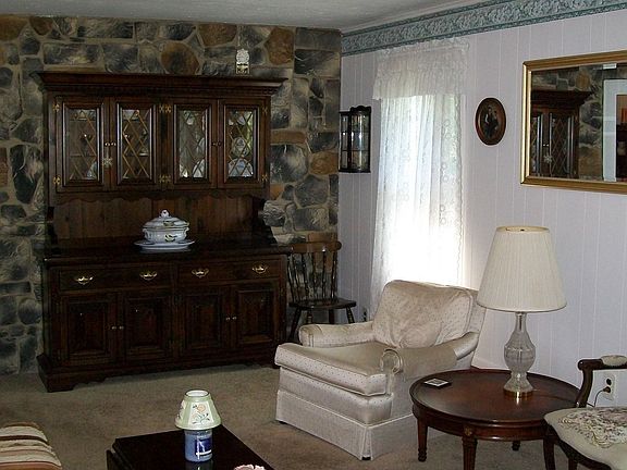 5th image of 238 Willis Ave