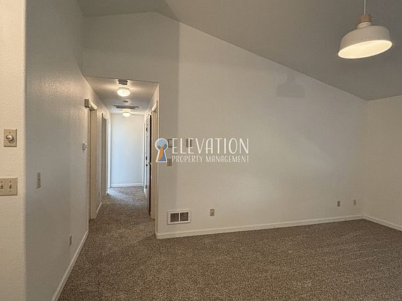 5th image of 61875 Avonlea Cir