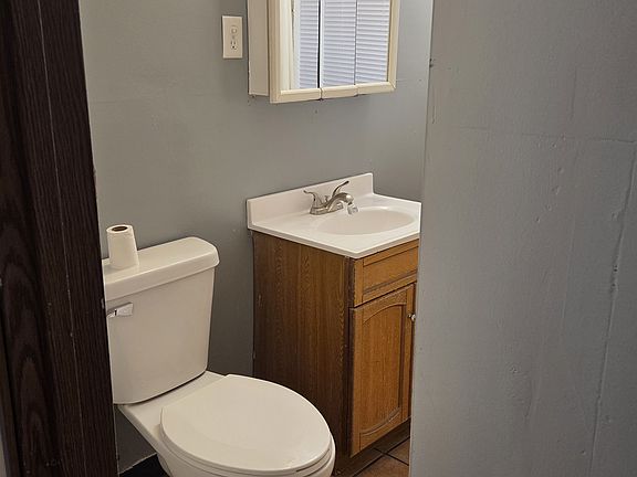 5th image of 10046 S Bensley Ave
