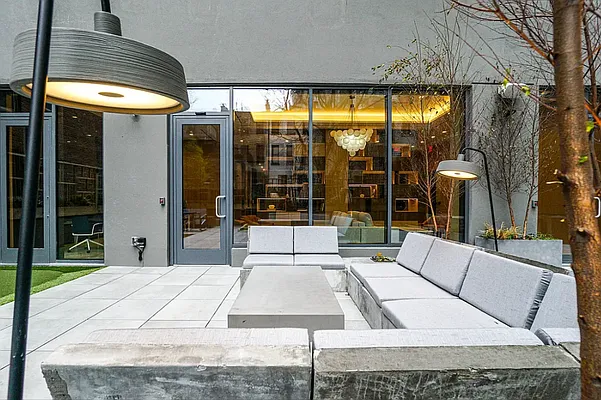 Rented by Bond New York | media 294