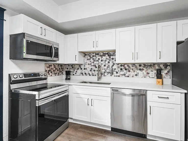 209 W Gladys St #2 — Photo 12