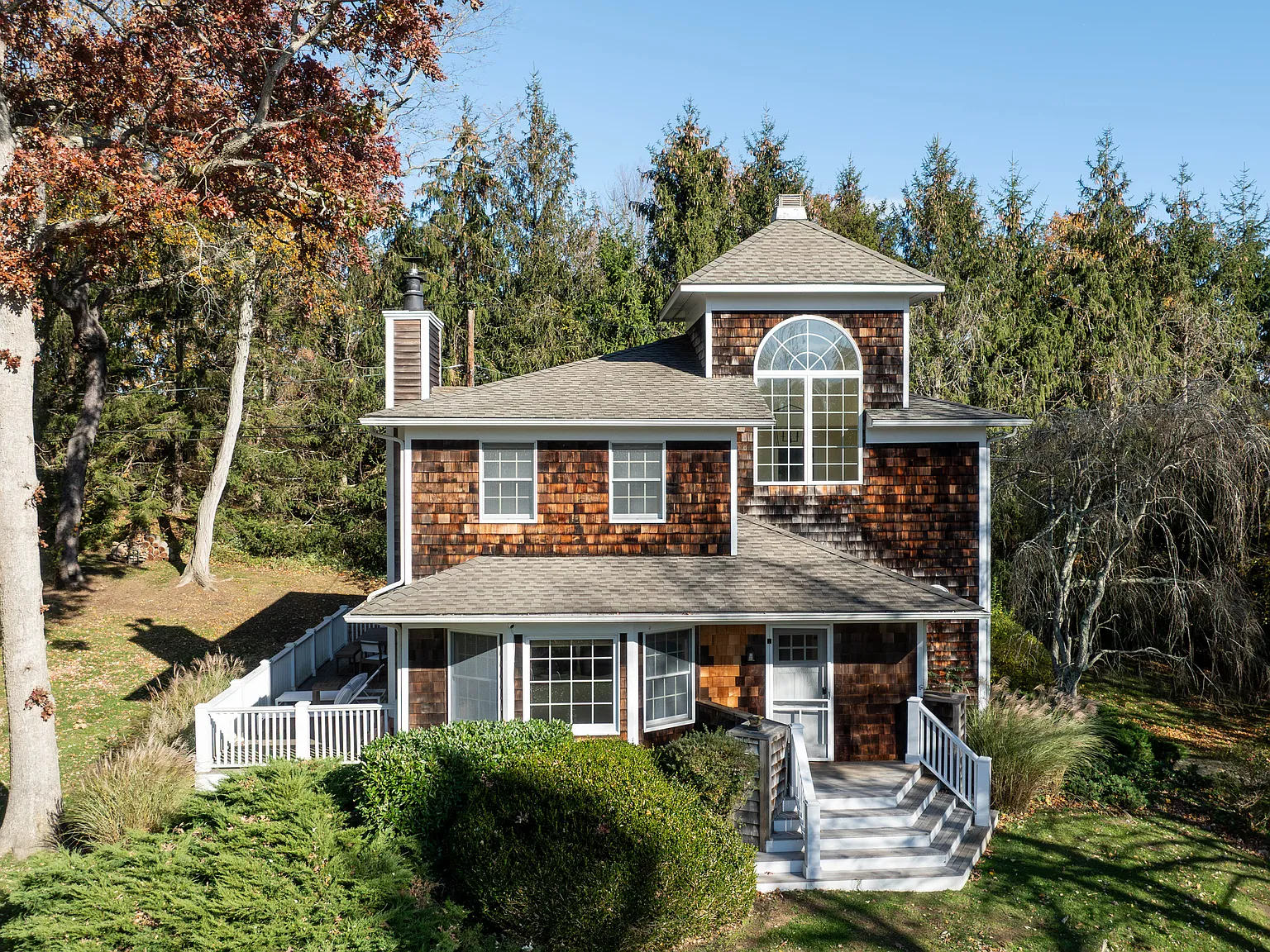 Haven on Glynn | 3BR Coastal Luxury | Rove Travel — Photo 1