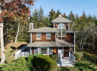 16 Glynn Dr, Shelter Island, NY 11964