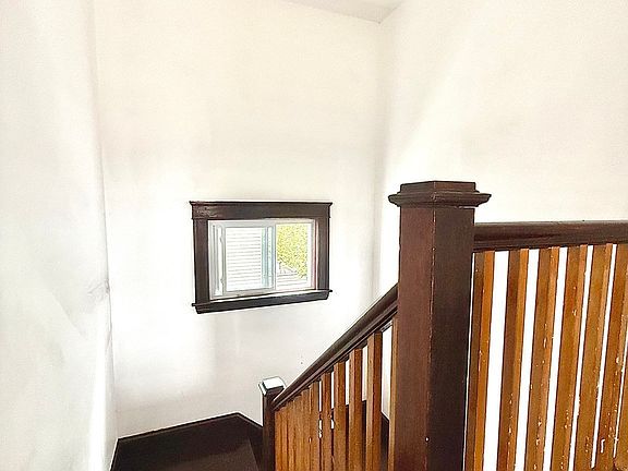5th image of 32 Catharine St