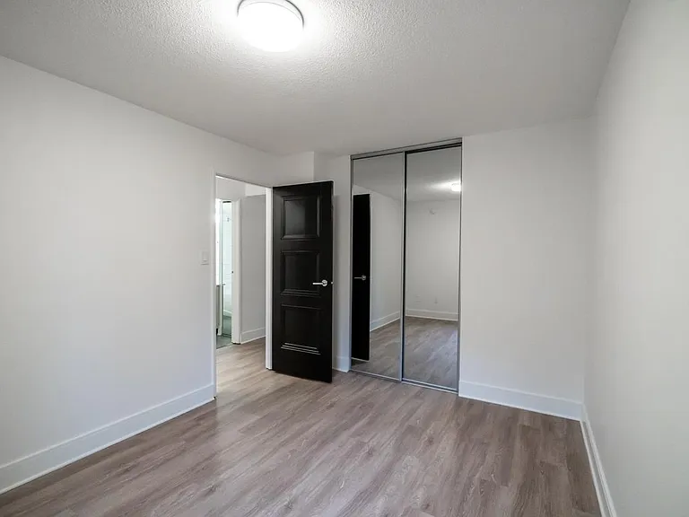 1348 Barclay St — Photo 12