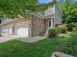 17820 Valley Cove Ct, Deephaven, MN 55391