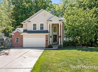 18561 Woodduck Dr, Spring Lake, MI 49456