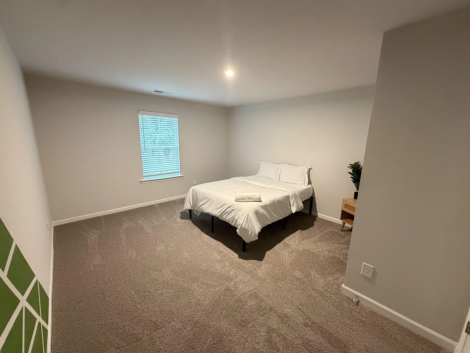 2 bed, 1.5 bath, 2066 sqft, $1,070 — Photo 1