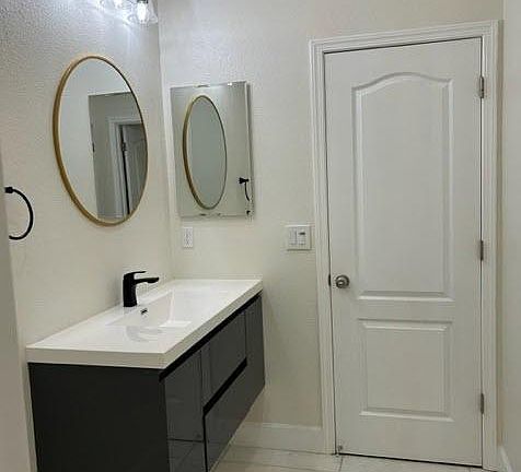 5th image of 4720 S Spago Dr