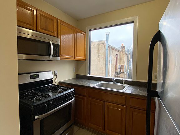 2nd image of 1400 Whalley Ave #A