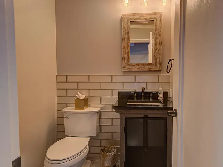 10490 Frontenac Woods Ln — Photo 32
