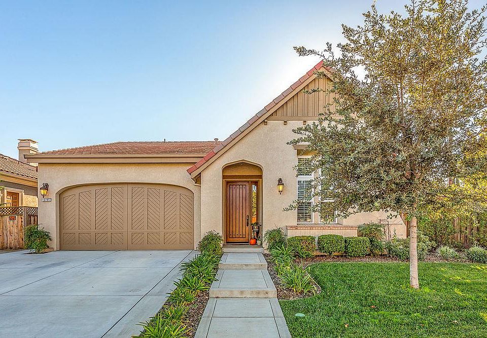 1st image of 15195 La Alameda Dr