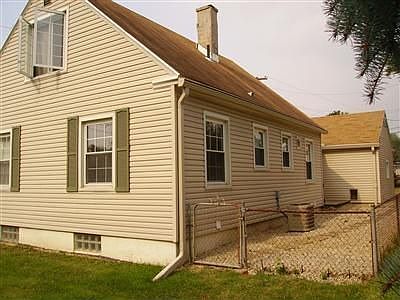 4th image of 4051 Woodbine Ave