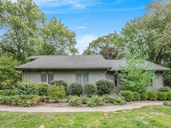 3rd image of 8766 Sleepy Hollow Dr