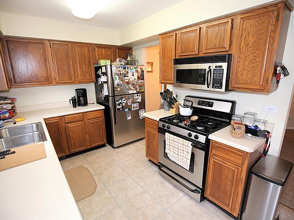 3rd image of 2055 Schumacher Dr