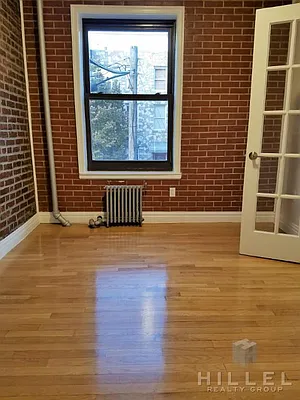 Rented by Hillel Realty Group | media 21