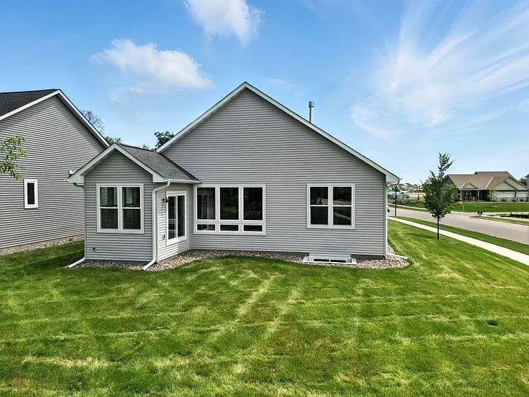 13104 Ghia Ct NE — Photo 2