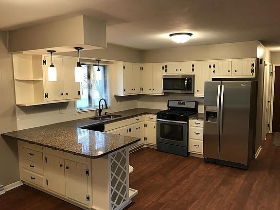 4th image of 546 Tower Dr