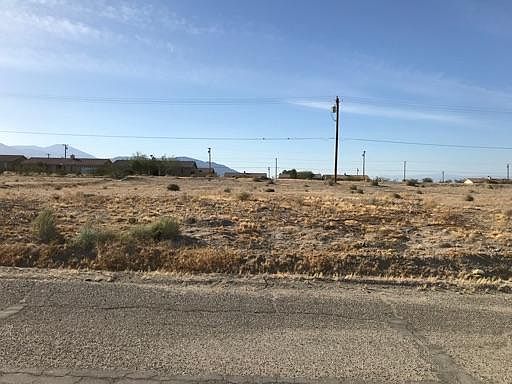 5th image of 1486 Thunderbird Ave