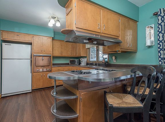 4th image of 1613 Heiden Ave