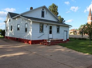 172961 Village Ln, Hatley, WI 54440