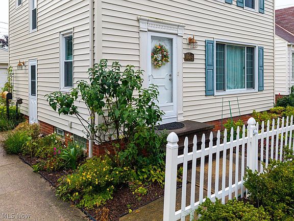 3rd image of 8905 Beech Ave