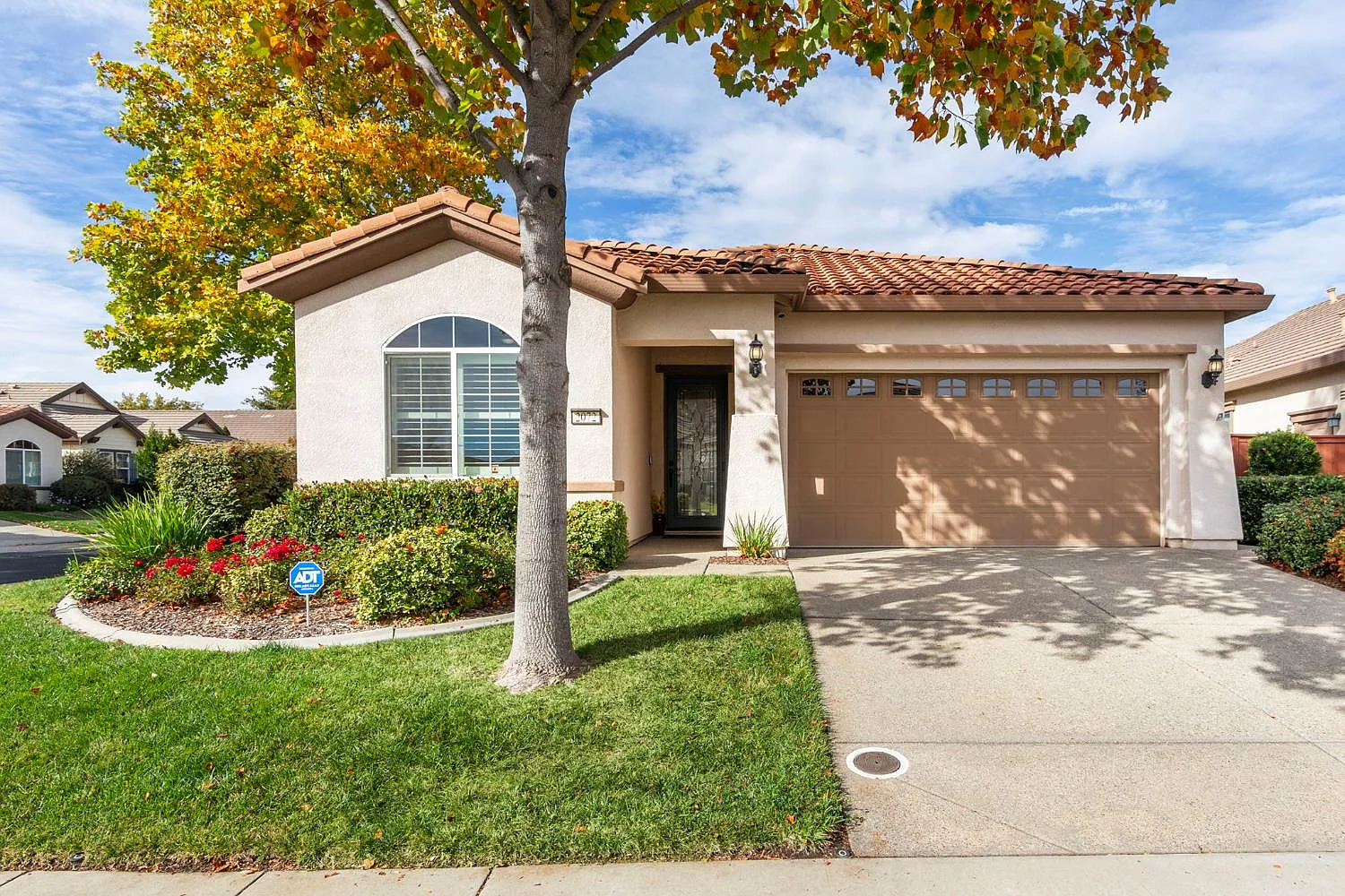 2072 Brixham Dr photo 1