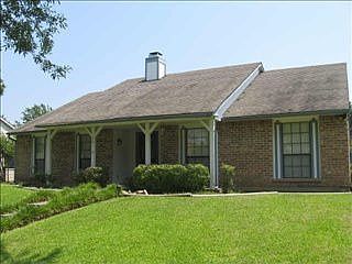 5th image of 413 Yaupon Dr