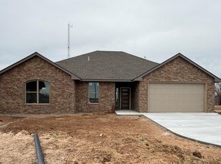 3324 Continental Ct, Altus, OK 73521