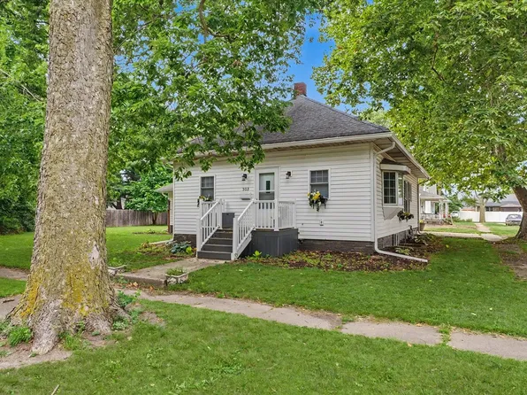 303 N Greely St, Monticello, IL 61856