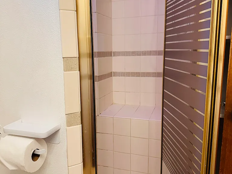 Bathroom 2 shower
