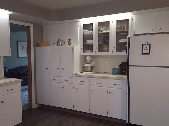 3rd image of 22811 Laramie Dr