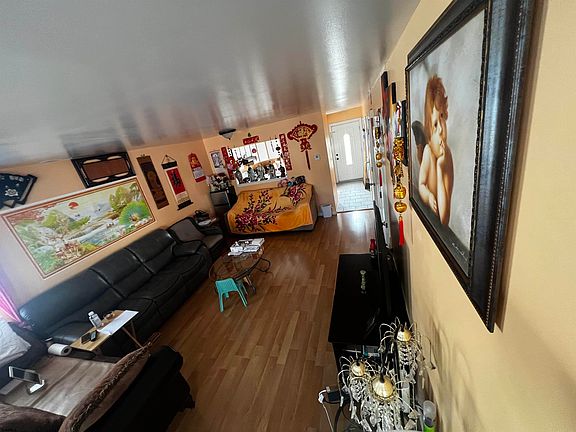 4th image of 120 N Vermont Ave