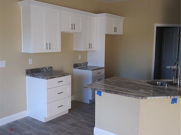 3rd image of 310 Aster Ct W