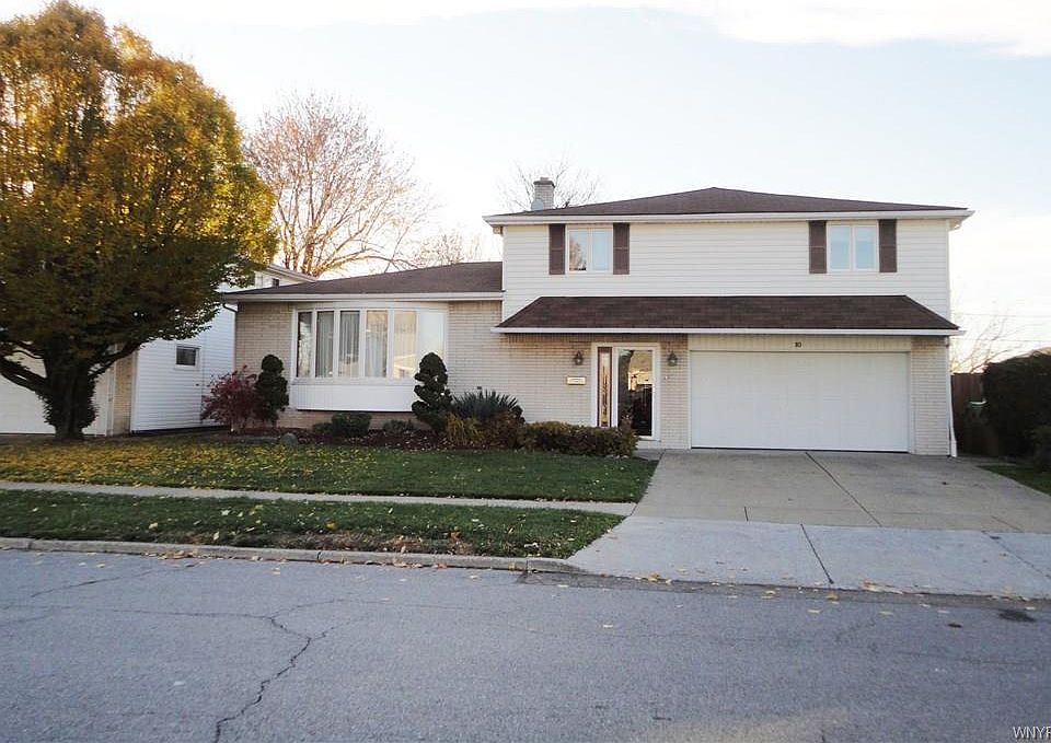 1st image of 10 Nantucket Dr W