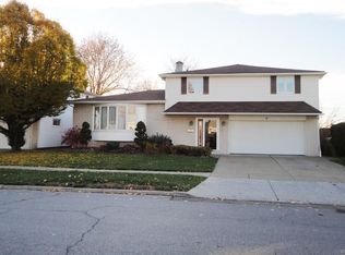 10 Nantucket Dr W, Buffalo, NY 14225
