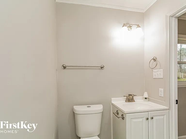 401 Sparella St — Photo 15
