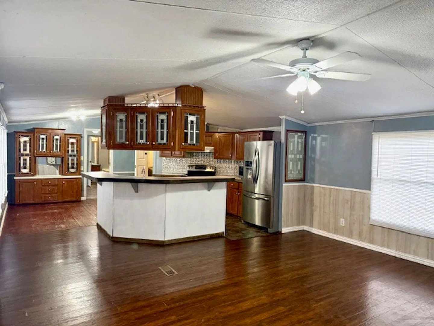 606 Cypress St — Photo 2