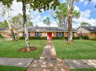 10706 Inwood Dr, Houston, TX 77042