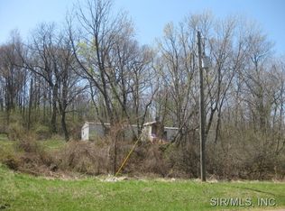 18065 Windy Hill Rd, Staunton, IL 62088