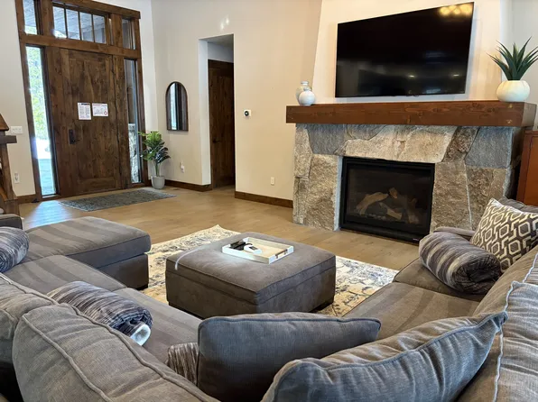 (undisclosed Address), Truckee, CA 96161