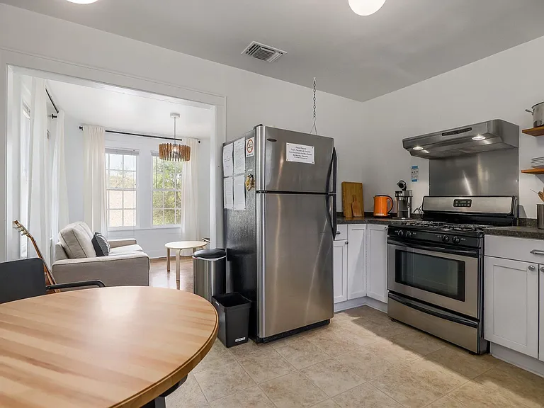 305 Lockhart Dr #B — Photo 13