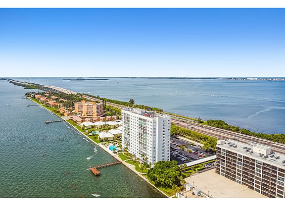 2nd image of 7200 Sunshine Skyway Ln S APT 6H