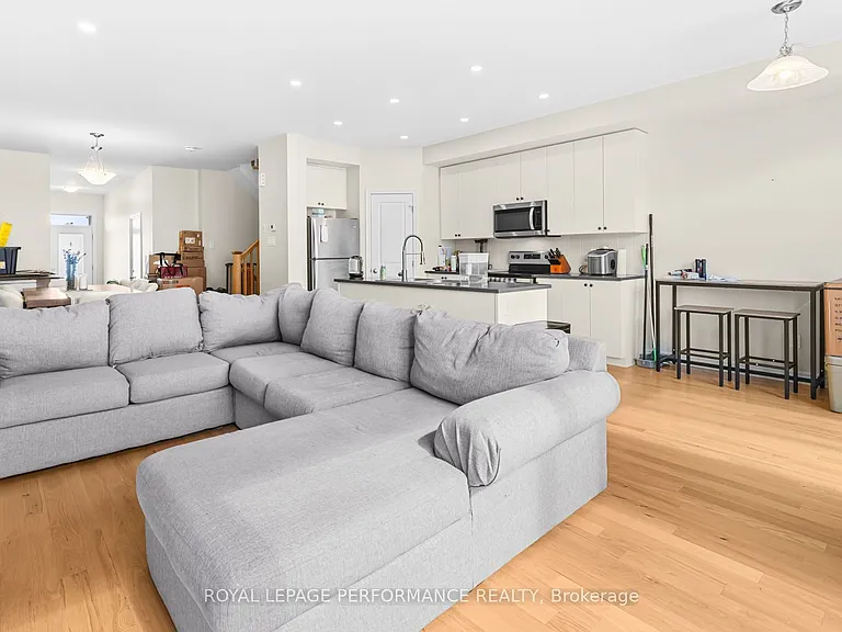709 Namur St — Photo 9