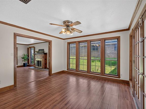 4th image of 121 Deer Ln