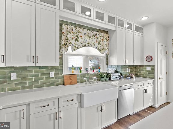 4th image of 6809 Winthrop Ct