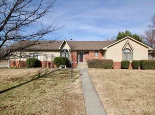 928 E McCollum Rd, El Dorado, KS 67042