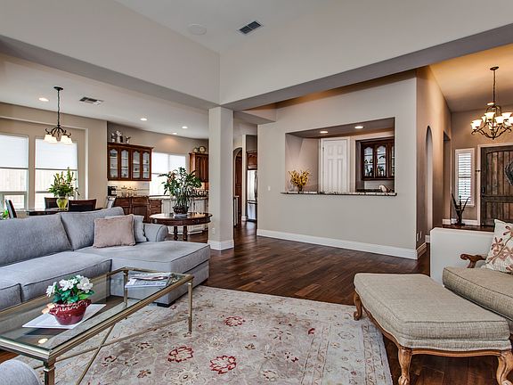 3rd image of 4019 Hawick Way